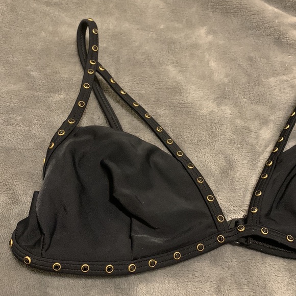 👙 ASOS Metal Rivets Bikini black top - Picture 2 of 5